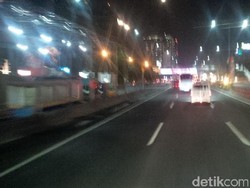 Tumben, Ruas Tol Dalam Kota Malam ini Lengang