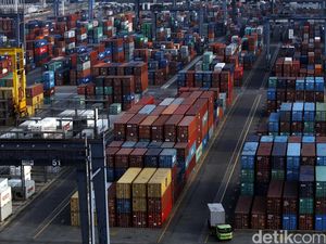Mulai Besok Tarif Pelabuhan Tanjung Priok Naik! Mulai Besok Tarif Pelabuhan Tanjung Priok Naik!