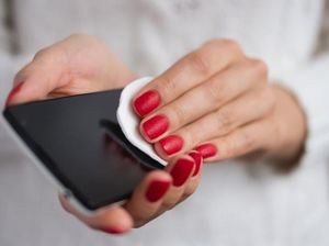 Cara-cara Lindungi Diri dari Paparan Kuman yang Dinilai Sia-sia