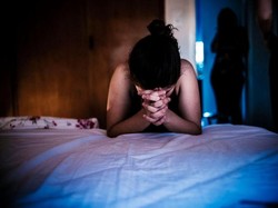 Diduga Mencuri Berkali-kali, Wanita Hamil Ini Dipukuli Warga