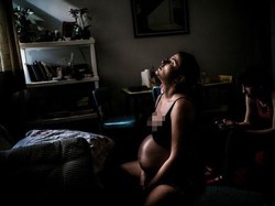 Lewat Foto, Pria Ini Abadikan Momen-momen 20 Jam Jelang Istrinya Melahirkan