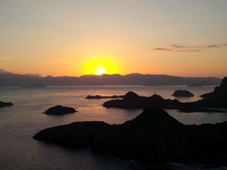 Tak Hanya Komodo, Ada View Keren di Pulau Padar dan Kerap Dipakai Foto Pre Wedding