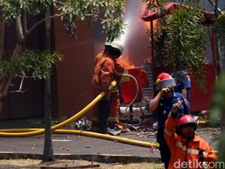 Gardu Kembangan Terbakar, PLN Padamkan Listrik Setiap 3 Jam di Tangerang