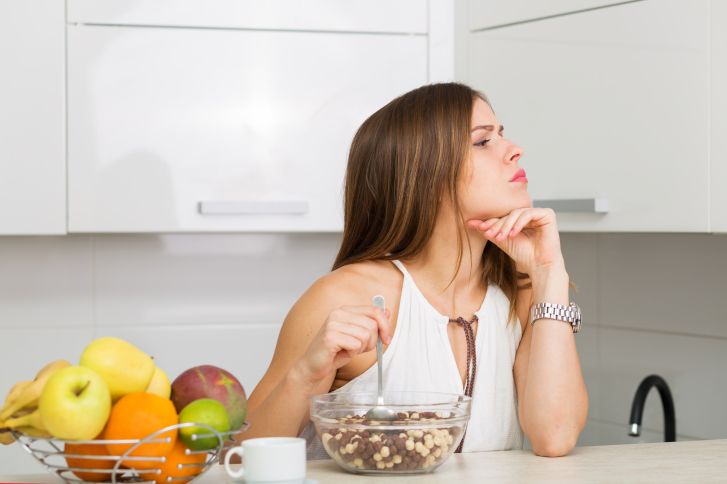 Seorang wanita enggan sarapan.