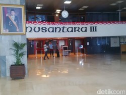 Karpet Merah di Gedung Nusantara III DPR Akhirnya Digulung