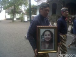 In Memoriam KRAy Nindyokirono, Istri Terakhir Sultan HB IX