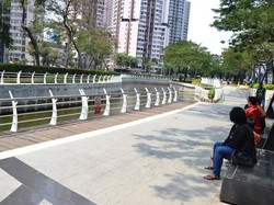Sungai Keren dan Bersih di Jakarta ini Kerap Jadi Tempat Nongkrong Orang Kantoran
