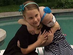 Lebih dari Saudara, Kakak Adik Ini Berbagi Sumsum Tulang