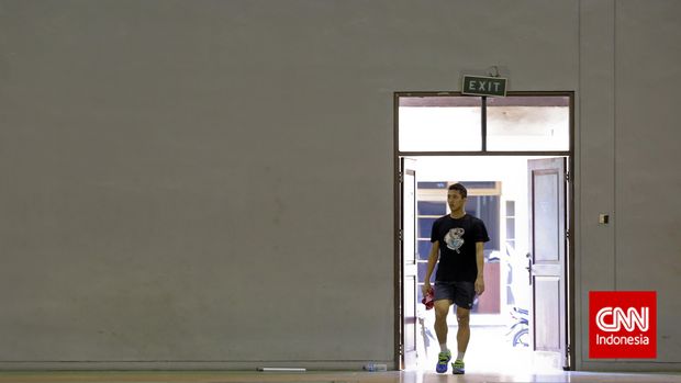 Pebulutangkis Tunggal Putra Jonatan Christie saat berlatih di Pelatnas Cipayung, Jakarta, Jumat, 4 September 2015.CNN Indonesia/Adhi Wicaksono.