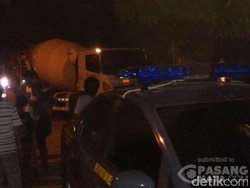 Tabrakan dengan Truk Molen di Duren Sawit, Pemotor Tewas