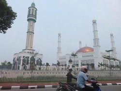 Walau Sudah Jauh Menurun di Banding Tahun Lalu, Kabut Asap Tipis Ganggu Pontianak