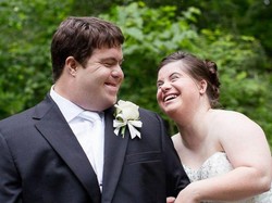 Menikah, Gadis dengan Down Syndrome Ini Dihadiahi Ayahnya Surat Cinta