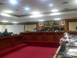 MKD DPR Putuskan Kasus Gelar Palsu dan Aduan Istri Krisna Mukti Hari ini