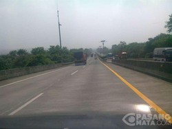 Tebing Setinggi 20 Meter KM 118 Tol Cipularang Longsor
