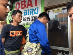 Razia Pil Biru di Cililitan, Petugas Amankan Obat Kuat Ilegal