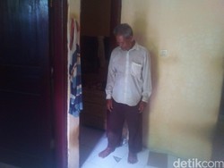 Lantai Rumah Rusli Mendadak Panas dan Berasap, Warga Penasaran