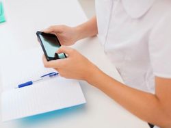 Pentingnya Ajari Anak Waspada Jejak Digital Sejak Dini