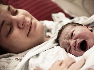 Kontraksi Saat Badai, Ibu Ini Diangkut Pakai Truk Sampah ke RS