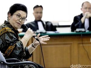 Eks Menkes Siti Fadilah: Aneh Tiba-tiba Saya Jadi Tersangka Eks Menkes Siti Fadilah: Aneh Tiba-tiba Saya Jadi Tersangka