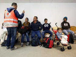 Tiba di Prancis dari Jerman, Pengungsi: Lelah Tapi Senang