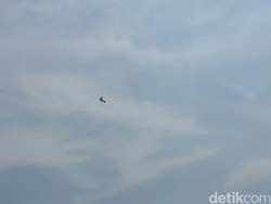 Pesawat Pitch S Jungkir Balik di Udara Pukau Penonton Bandung Air Show