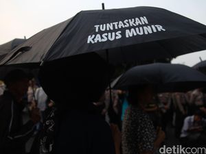 KontraS Serahkan Ribuan Kartu Pos Dukungan Penuntasan Kasus Munir KontraS Serahkan Ribuan Kartu Pos Dukungan Penuntasan Kasus Munir