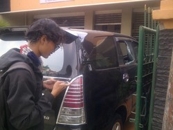 Maling Pecahkan Kaca Mobil dan Gondol Uang Rp 200 Juta di Pancoran Mas Depok