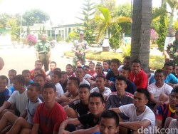 Pesan Untuk Para Pesepakbola yang Jadi TNI: Jangan Sombong!