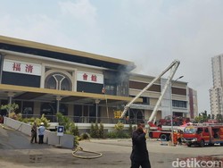 Bagian Atas Sudirman Ballroom Bandung Terbakar, Karyawan Dievakuasi
