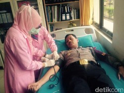 Kapolres ini Donorkan Darah ke Lansia Penderita Anemia