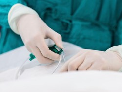 Wow, Orang-orang Ini Dibedah Tanpa Bius dan Tetap Bisa Melakukan Sesuatu