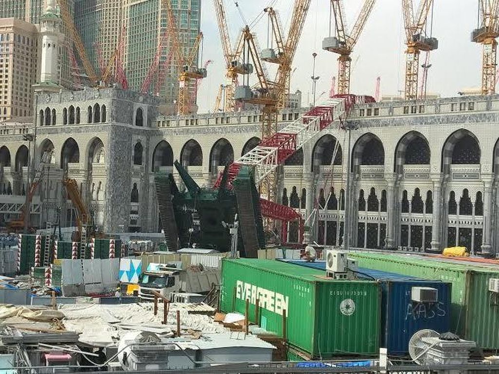 KBRI Riyadh Terima Cek Rp 85,1 M Santunan WNI Korban Crane dari Raja Salman