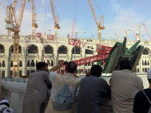 Pasca Terjungkalnya Crane, Tawaf di Jembatan Dihentikan Sementara Pasca Terjungkalnya Crane, Tawaf di Jembatan Dihentikan Sementara