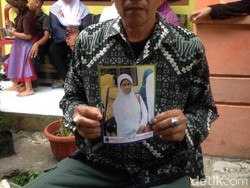 Keluarga Painam Ikhlas: Kami Hanya Bisa Berdoa dari Sini