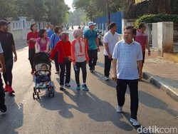 JK Habiskan Hari Libur dengan Joging Bersama Keluarga
