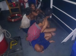 Dramatis! Kejar Mengejar Kapal Patroli Polri dan Kapal Pencuri Ikan Malaysia