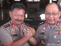 Tongkat Komando Kapolda Jatim Resmi Berpindah dari Anas ke Anton