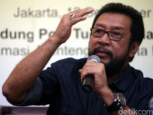 Akbar Tandjung Merasa Tak Dianggap, Yorrys: Dia Merasa Paling Penting Akbar Tandjung Merasa Tak Dianggap, Yorrys: Dia Merasa Paling Penting