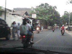 Pemotor Lawan Arus, Ingin Cepat Hindari Macet yang Salah Kaprah