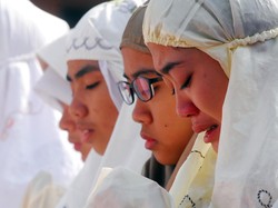 4 Manfaat Agama Bagi Kesehatan: Turunkan Tensi Darah hingga Panjang Umur