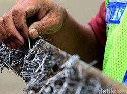 Awas, Ranjau Paku Masih Merajalela di Jalan TB Simatupang