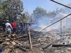 Lokasi Penyulingan Minyak Mentah Terbakar, 2 Rumah dan 1 Sekolah Ludes