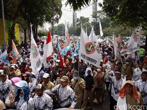 Pagi ini Pegawai Honorer Demo, Polisi Lakukan Pengamanan Ketat Pagi ini Pegawai Honorer Demo, Polisi Lakukan Pengamanan Ketat