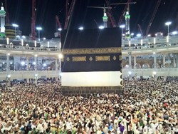 Masjidil Haram Padat, Petugas Buka Tutup Tempat Thawaf Lantai 2 dan 3