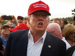Topi Donald Trump yang Menghebohkan