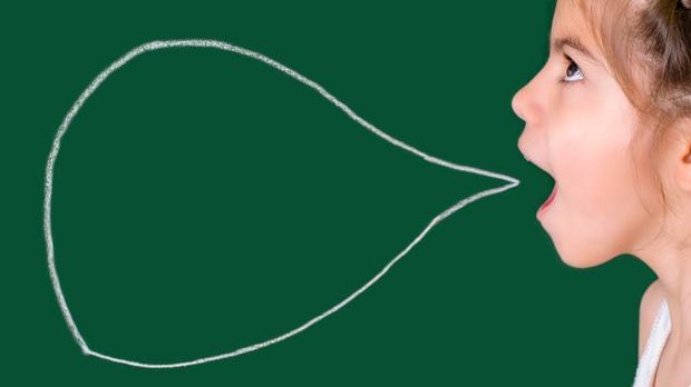 Ilustrasi seorang anak yang tengah belajar bicara dan bertanya banyak hal