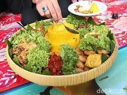 Seharian Ini Ridwan Kamil Dibuntuti Pemuda Bule Kasep