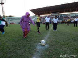 Risma: Yang Kalah Jangan Nangis