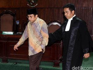 Suap Sutan Bhatoegana, Hukuman Mantan Sekjen ESDM Waryono Karno Diperberat Suap Sutan Bhatoegana, Hukuman Mantan Sekjen ESDM Waryono Karno Diperberat