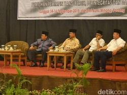 Undang Dua Pasangan Cagub, Bawaslu Deklarasikan Pilkada Berintegritas